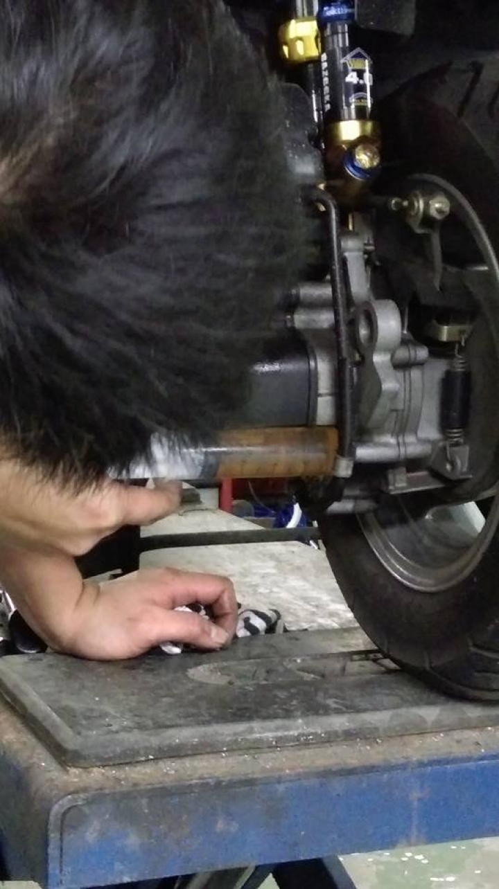 V2更換機油，試驗中
