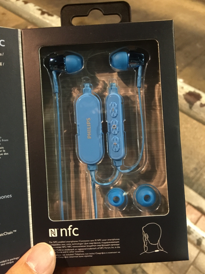 Philips SHB5900 藍芽耳機 純開箱照