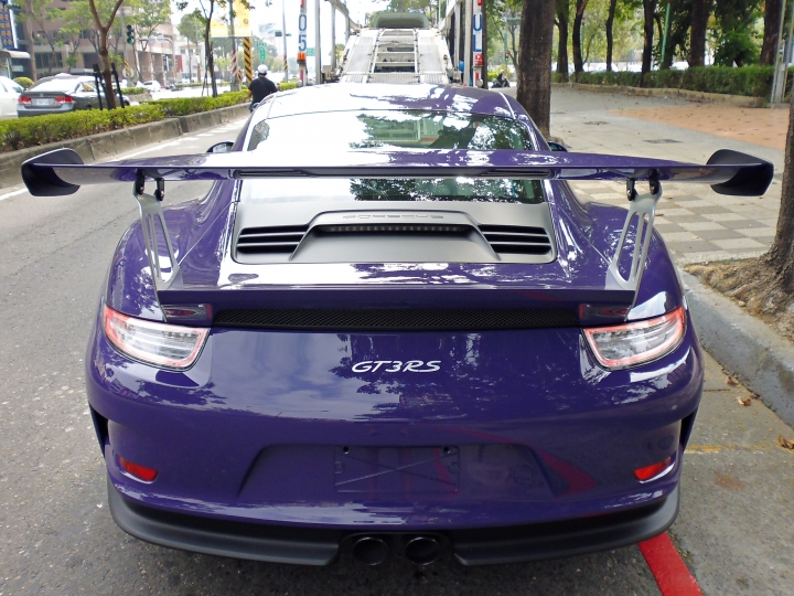 生猛的新款蛙  911 GT3 RS 4.0
