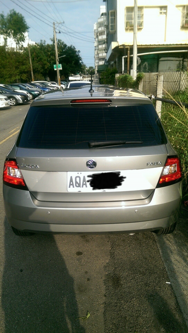 2015 SKODA NEW FABIA 1.2 TSI 卡布奇諾米 微開箱