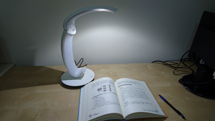 【開箱】日本帶回國際牌 PANASONIC 【SQ-LE530-W】美型燈 LED 燈 素人不怎專業開箱介紹
