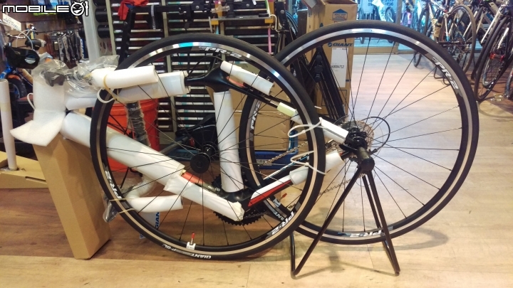 [不專業開箱]Giant TCR ADV2 (11/20 第一次破風)
