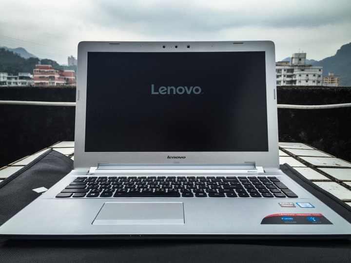 <分享> Lenovo IdeaPad 500筆電開箱
