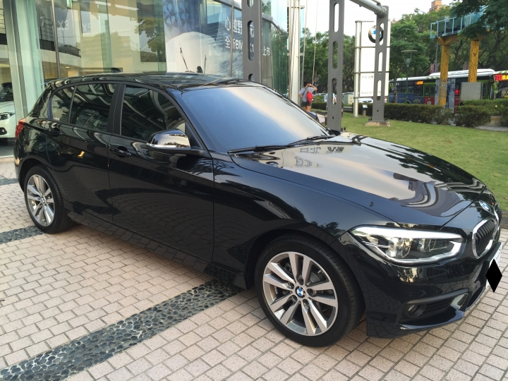 黑色 BMW 120i 開箱文