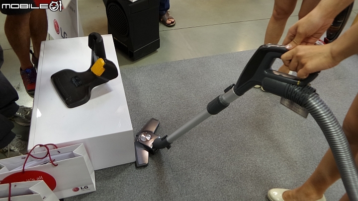 【只剪插頭不減吸力--LG CordZero無線吸塵器體驗會】好會吸心得分享