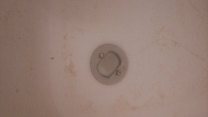 救命!!!!!!我的浴缸排水口結塊了