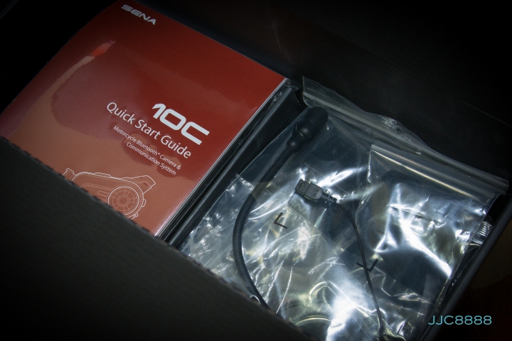 【開箱文】Sena 10C - 全球首款 整合藍芽耳機和行車紀錄器的通訊系統