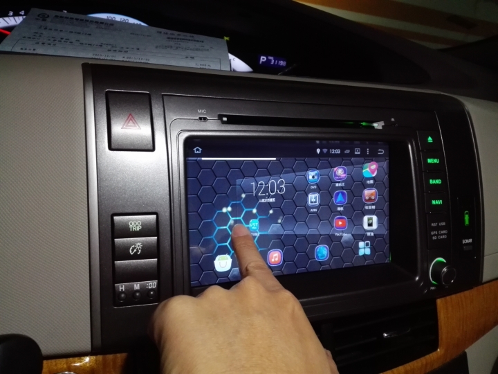 2011年的Previa原廠音響更換-- 8吋安卓四核觸控導航機