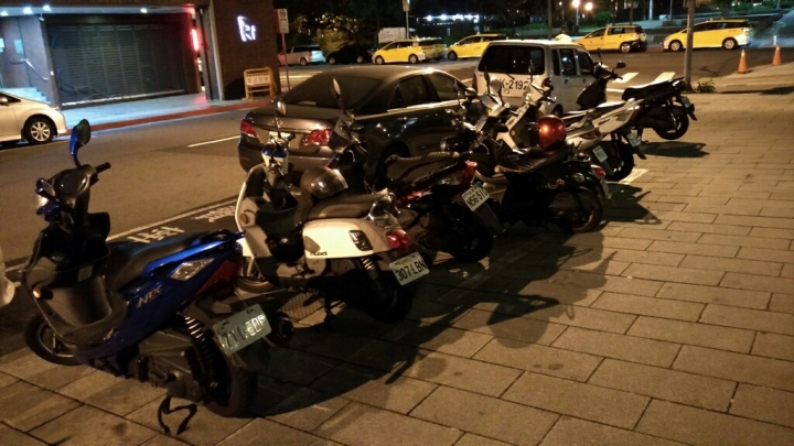 求解!!!為什麼Z5拍照會這麼紫?