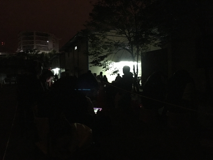 蘇花改觀音隧道北上貫通石發放，排隊等領石頭