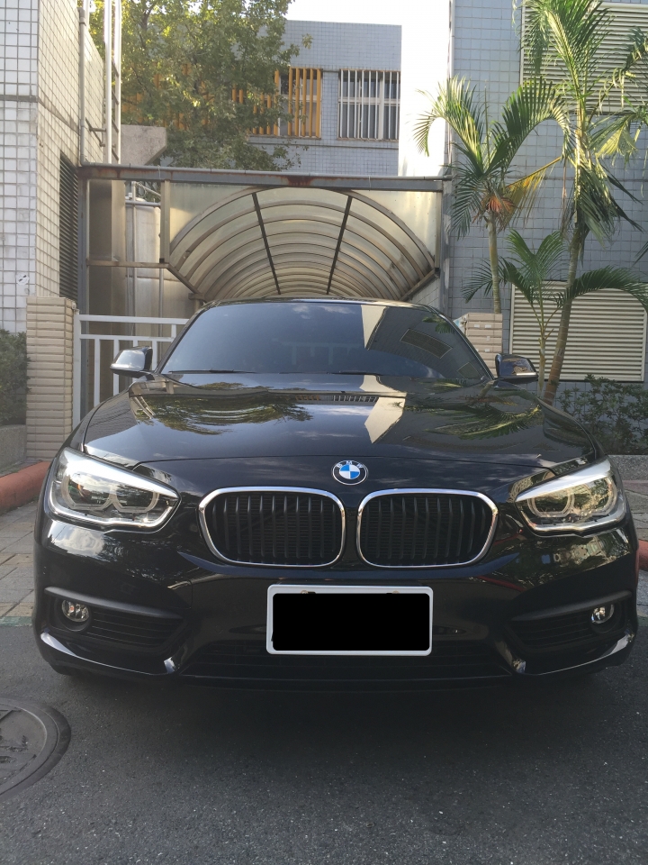 黑色 BMW 120i 開箱文