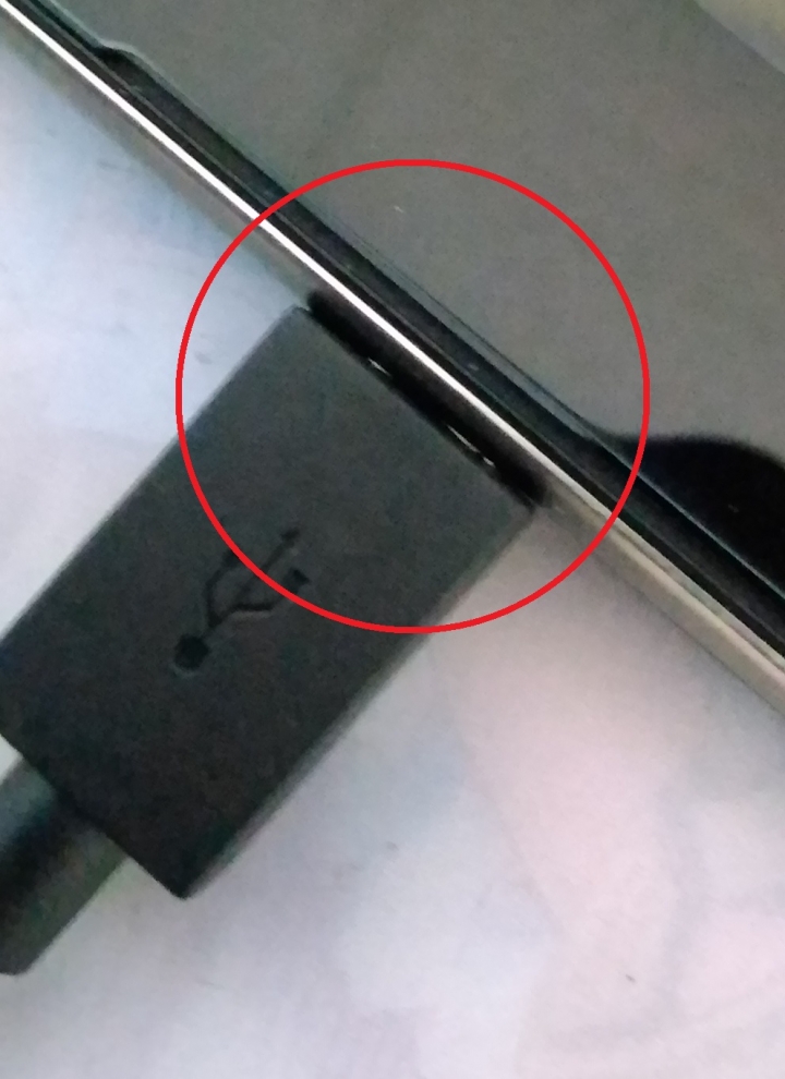 【已解答】SONY Z5P充電接口是否鬆脫問題(附圖)