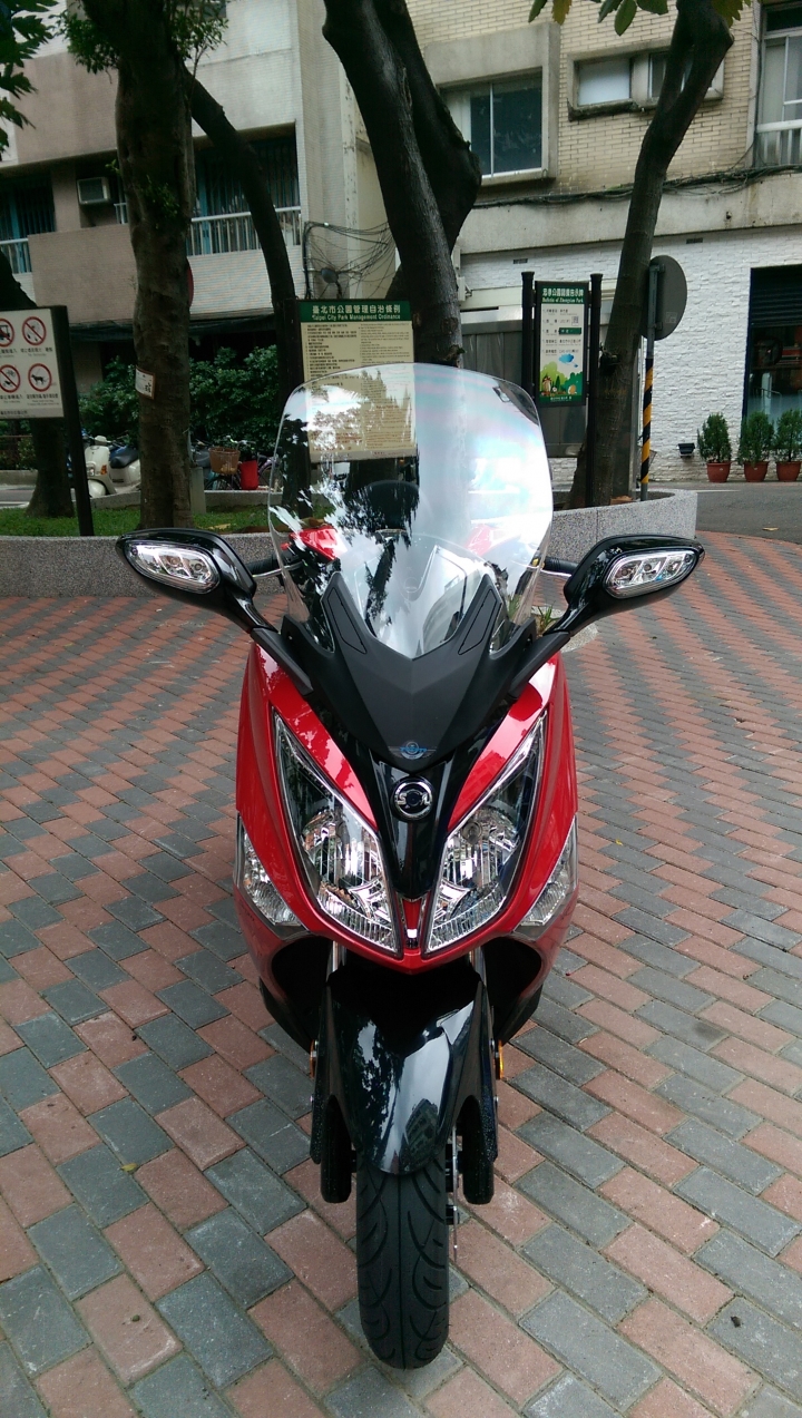GTS300i 紅 長風鏡版 開箱