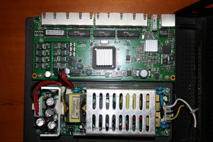 Ubnt UniFI PoE switch 24 250w + Tough Switch PoE Pro 開箱