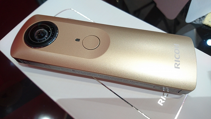 出遊的好夥伴!! RICOH THETA M15
