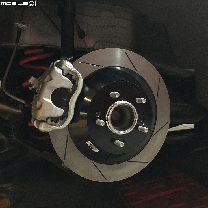 [簡易開箱] New Mazda 3 四門白色頂級款 (4D白)