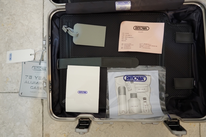 [開箱] RIMOWA 紀念在台10週年 20吋鋁美合金限量款登機箱