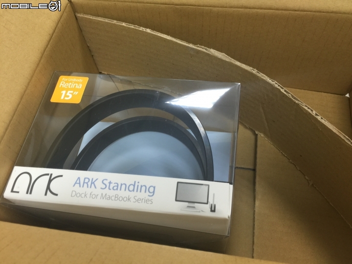 [分享]Macbook直立架LTC ARK Standing Dock For Macbook  MBPR一秒變iMac