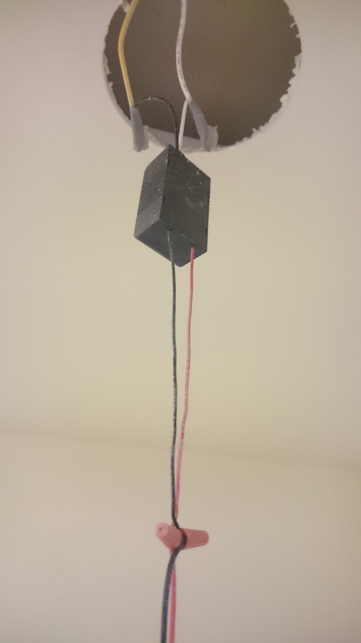 逞強自行更換崁燈遇障礙，有勞DIY達人協助解答……><