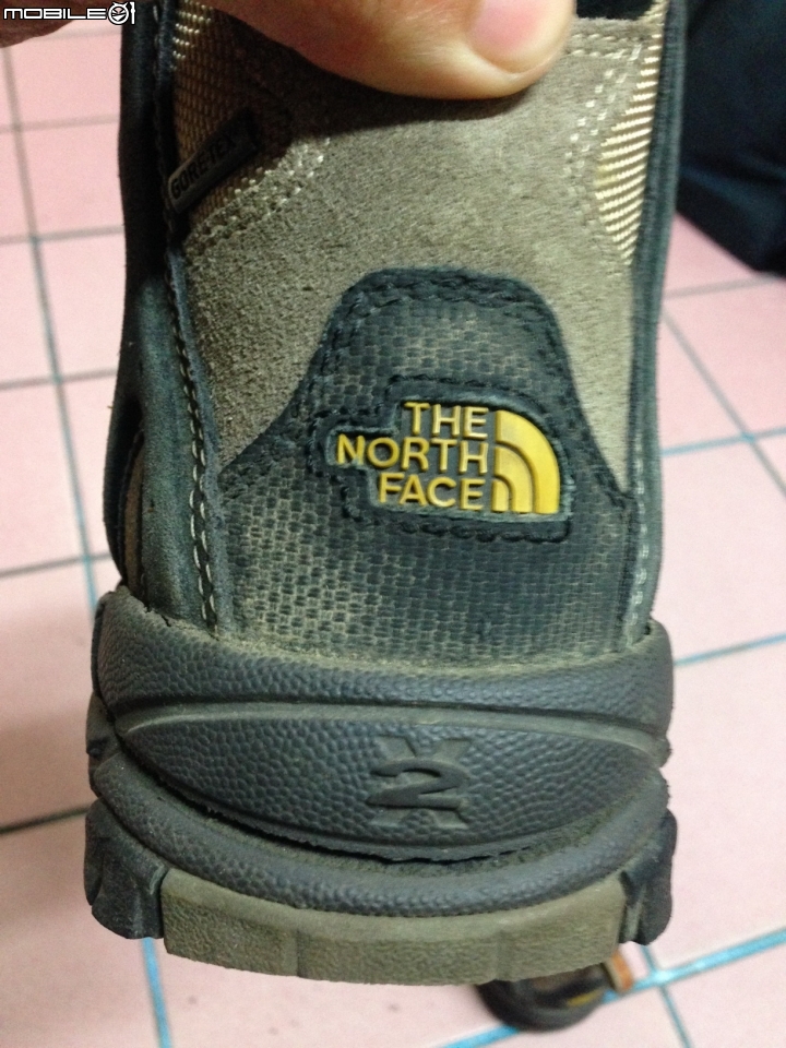 The North Face 登山鞋環保材質，買了4年多，沒穿幾次就完全報銷......有圖有真相
