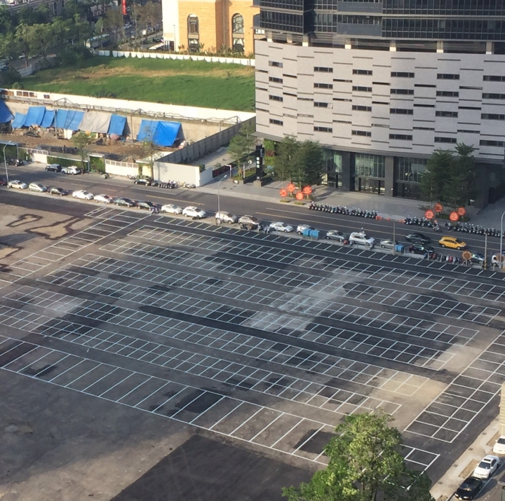 (更新 網友提供最新圖片 )台中PM2.5全台之冠! 市政府砍路樹 鼓勵更多夜市/攤販進駐？