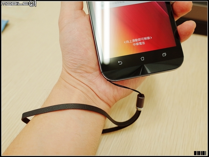ZenFone Zoom 簡易開箱 - 三倍近登場