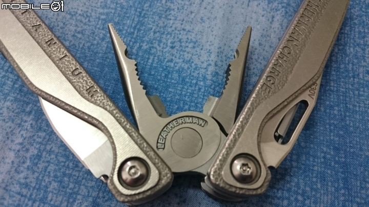 Leatherman Charge TTI  鈦柄工具鉗