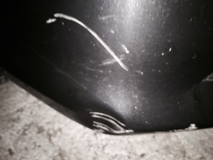 請問各位大大-車身刮痕-拜託求解..急..