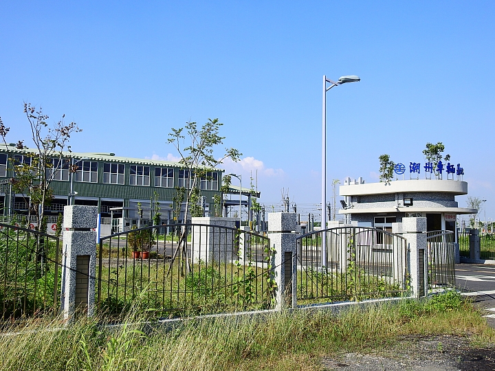 Nikon P900の縱橫交錯：台鐵潮州車輛基地。