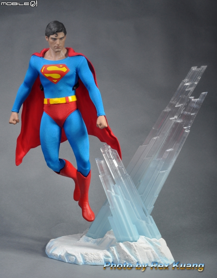 我最喜歡的超級英雄角色: SUPERMAN