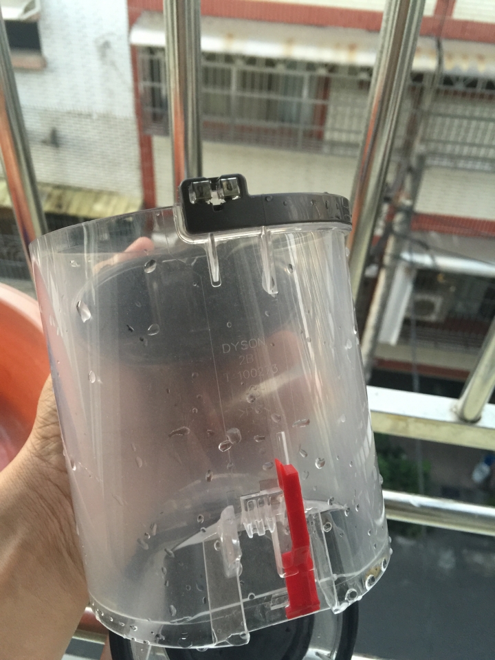 請大家救救我~幫幫我的Dyson v6....