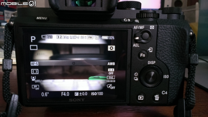 A7M2接LA-EA1沒有暗角，接LA-EA4反而有暗角？