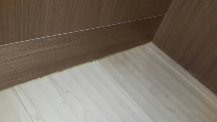 實木地板這是發霉吧 怎麼辦