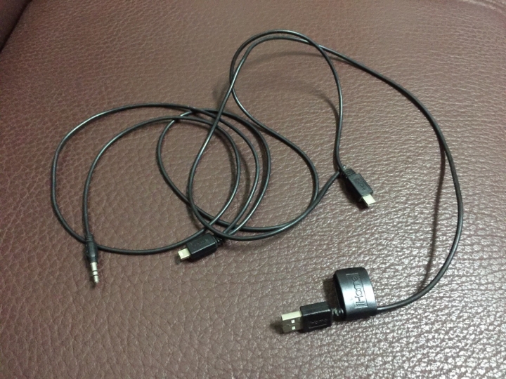 跪求 請問哪裡可以買到這個線 USB+1394+1394+音源線 我找很久了