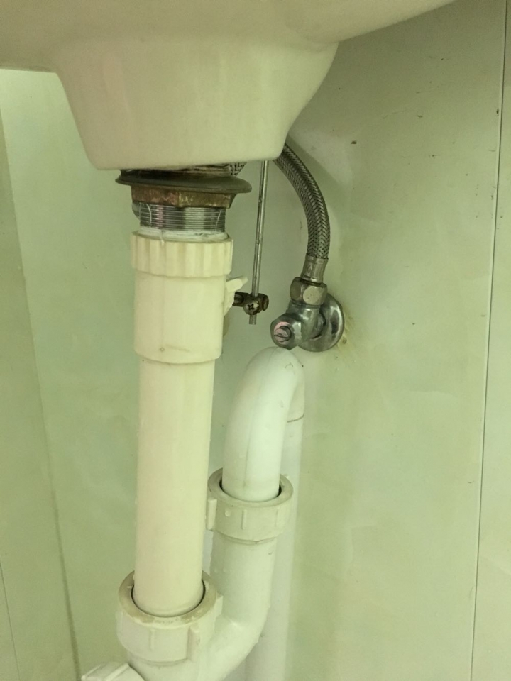 洗手台漏水