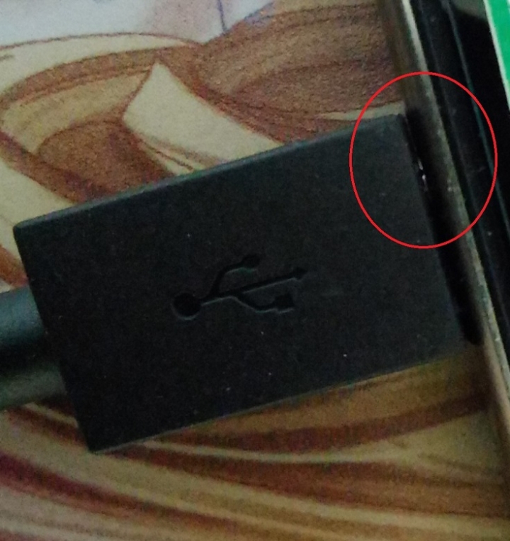 【已解答】SONY Z5P充電接口是否鬆脫問題(附圖)