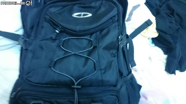 想幫17.3吋  筆電找個後背包 型號 vn7-591g 50r1