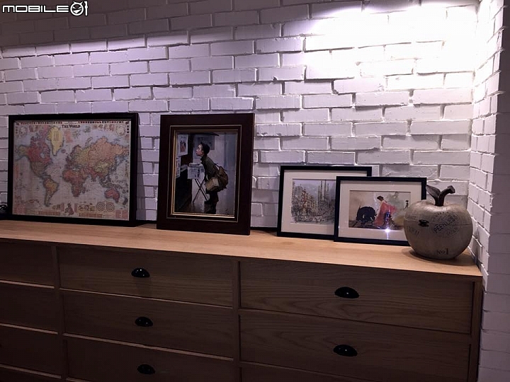 [開箱]工業Loft英式小宅，變明亮空間變大了，我的黃金獵犬+兩位愛狗人士