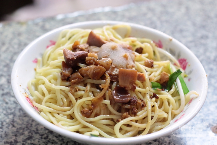 [善化] 萬成伯担仔麵60年老店~獨創綠豆大腸