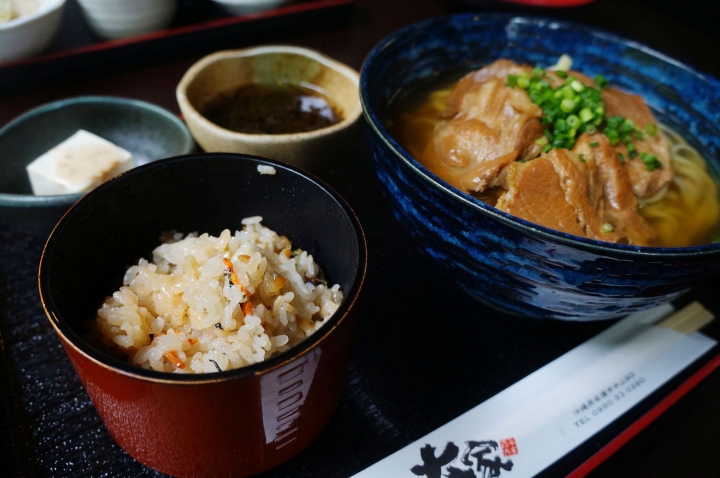 [沖繩名護]百年古家 大家 うふやー - 綠葉、流水還有美食