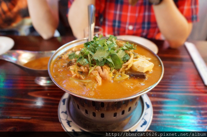 洛杉磯Road Trip Day 3 - Desert Hills Premium Outlets - 笑到合不攏嘴的血拚日!