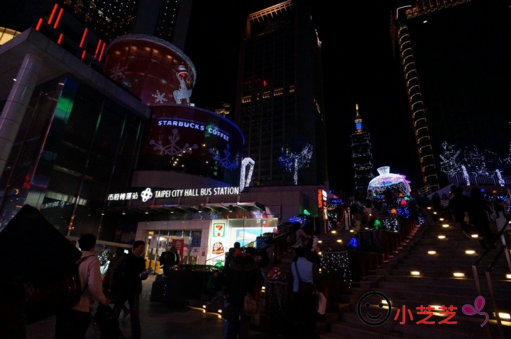 【台北景點】2015統一阪急百貨聖誕節 捷運市政府 愛･Sharing信義區聖誕樹 免費景點 超美燈海 不輸新北板橋歡樂耶誕城^_^ 含交通資訊