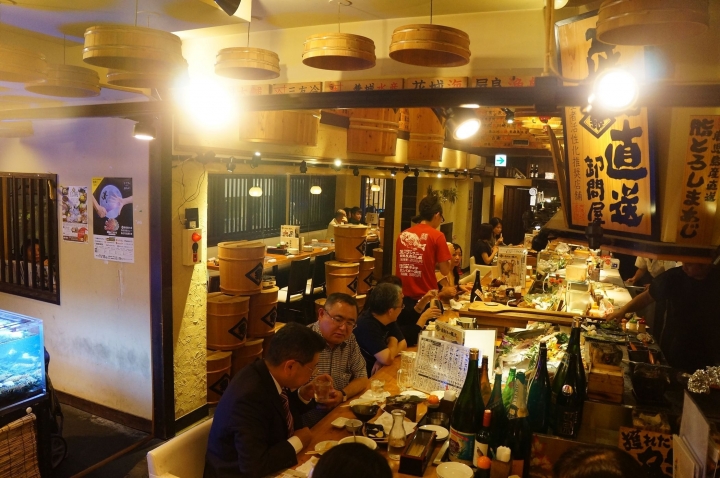 [沖繩那霸]目利きの銀次 新都心店 - 座無虛席的居酒屋