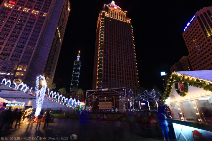 【台北景點】2015統一阪急百貨聖誕節 捷運市政府 愛･Sharing信義區聖誕樹 免費景點 超美燈海 不輸新北板橋歡樂耶誕城^_^ 含交通資訊