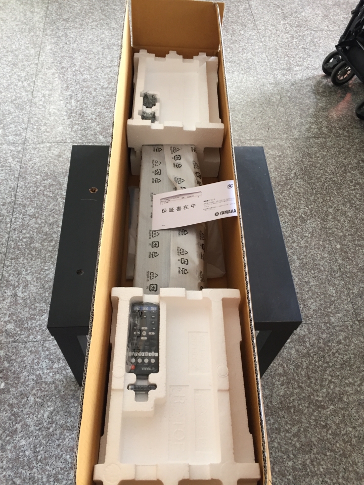 [開箱]不專業的開箱 YAMAHA ysp-1600 單件式家庭劇院