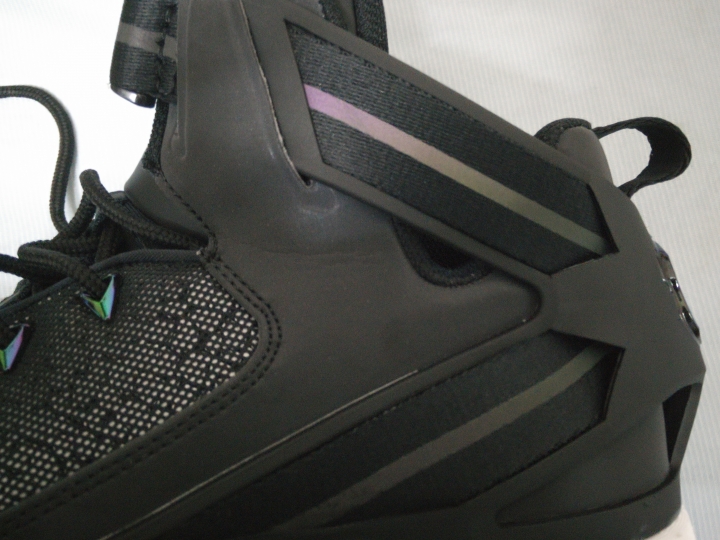 adidas Basketball “Iridescent”系列-D Rose 6 Boost球鞋驚豔到手