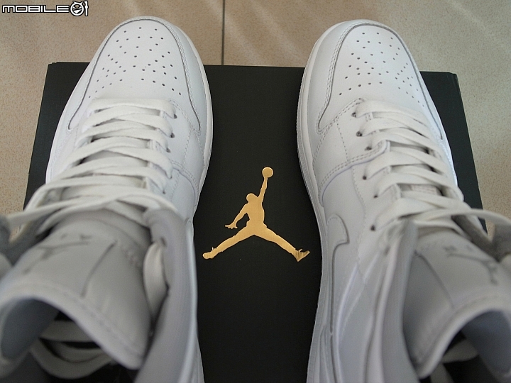 【開箱】第一雙Air Jordan I 就要白帥帥 小時候的願望一次滿足！