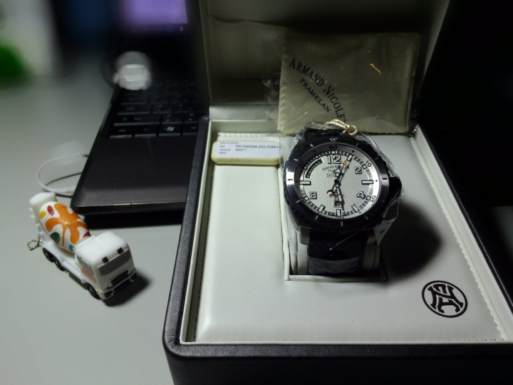 Ashford網_ARMAND NICOLET S05 300公尺潛水錶