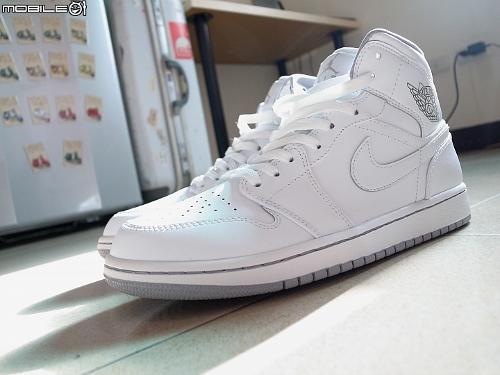 【開箱】第一雙Air Jordan I 就要白帥帥 小時候的願望一次滿足！