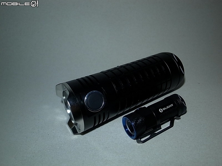 OLIGHT SRMini II  堅持泛光新二代目